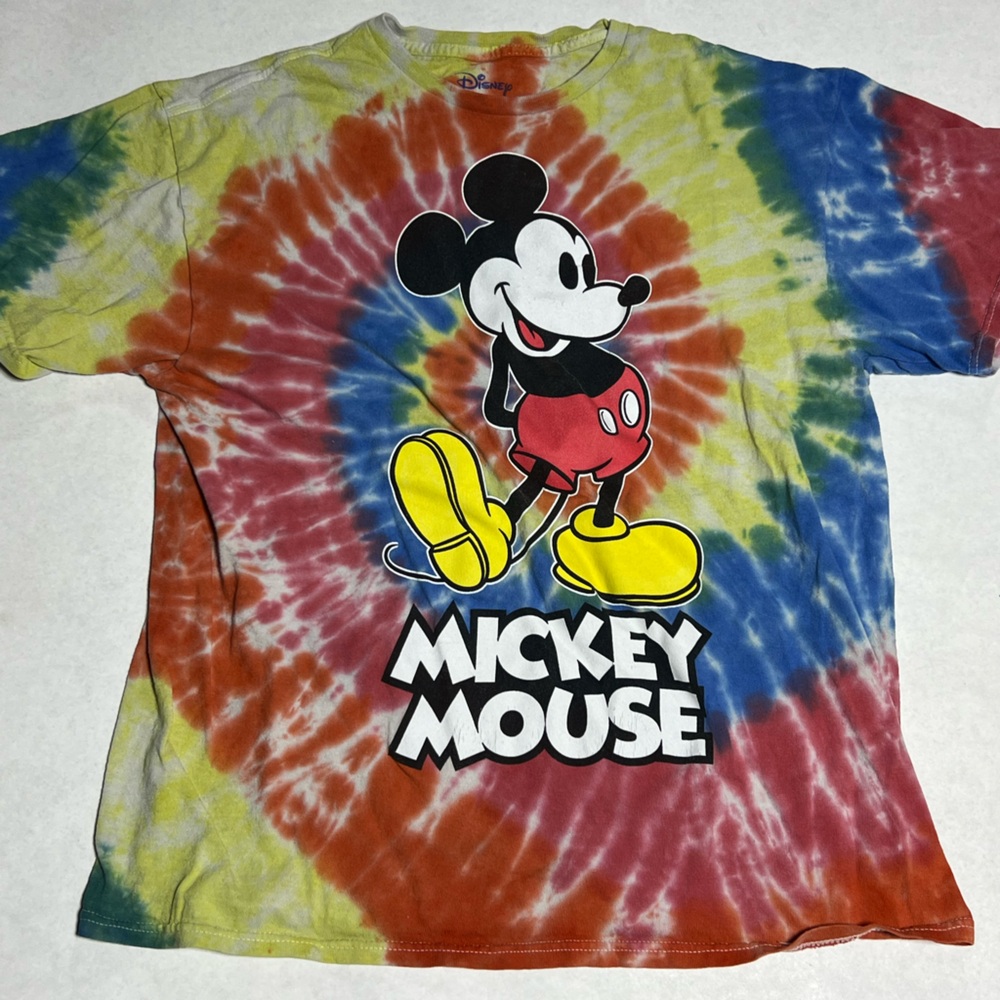 Disney Mickey Mouse Tshirt size Large.